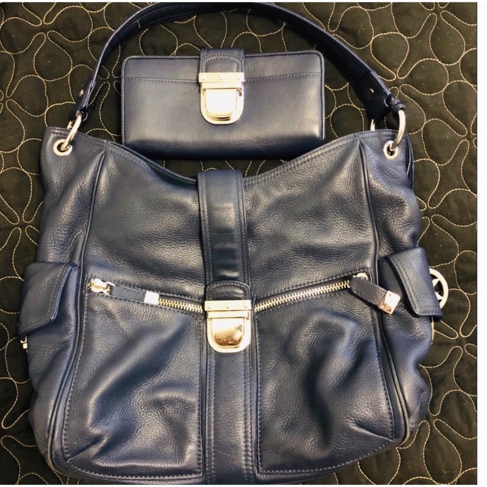 SET EUC Michael Kors Navy Blue Purse & Wallet SET